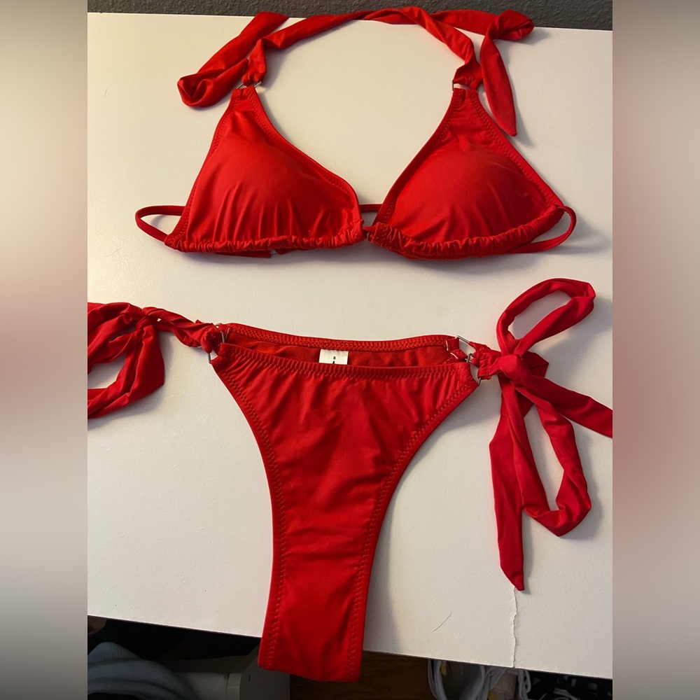 Red bikini set